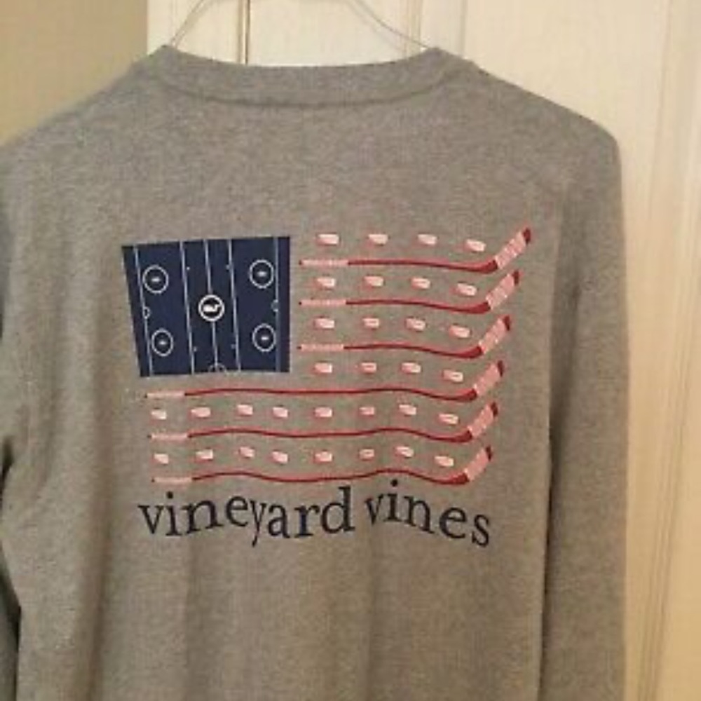 Vineyard Vines grey Long Sleeve Hockey Stick American Flag Tee!